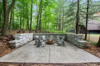 Modern Aframe with Hot Tub and Lake Access