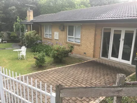 Laurel House, peaceful suburban retreat in the heart of leafy Blackburn. Отели в г. Блэкберн