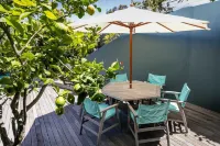 Seaside Apartment - Tranquil and Elegant Apartment Close to Beaches