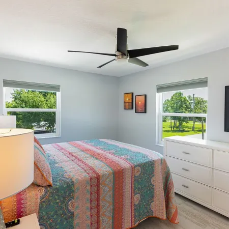 Beautiful New Home on Weeki Wachee River with boat dock Отели в г. Эрнандо