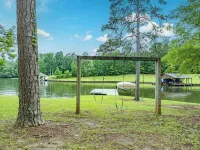 New!! Hidden Gem - Lakefront Home with Boat Dock & Private Boat Ramp