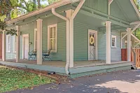 The Sweet Magnolia is just blocks from both downtown Nacogdoches & SFA campus!