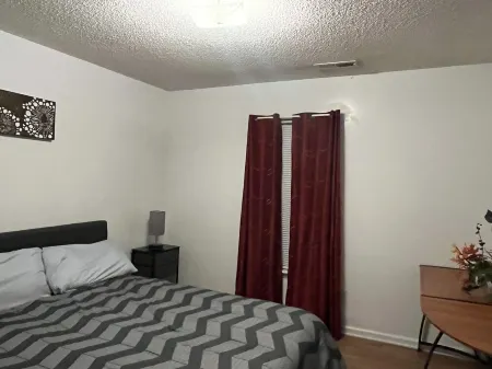 Discover Jacksonville charm, just a quick 6-min drive to the mall