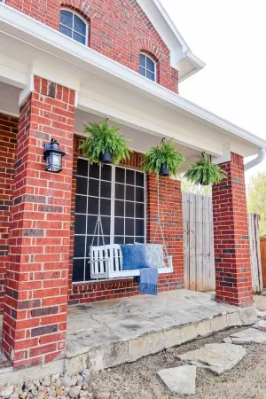 Txshapedprivatepool&Spa.TikiBar.PuttingGreen.Gameroom.Patios.Playground.Firepit Отели рядом с достопримечательностью «Hebron High School Softball Stadium»