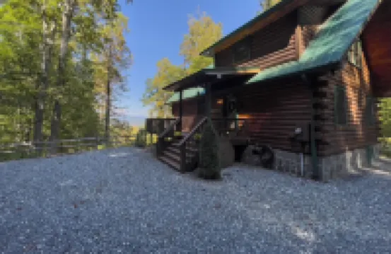 Spectacular year-round views of Smokey Mountain National Park from a D-Log Cabin