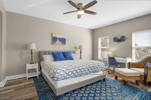 BEACH HOUSE! 3 Min Walk to Private Beach.. Pickleball.. Golf Cart.. Heated Pool! - Bungalows