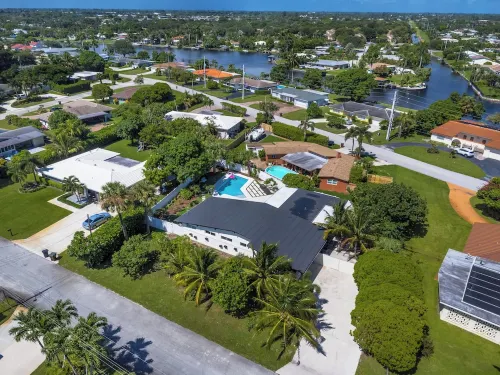 Luxury 4BR/2BA Heated Pool Oasis - Mini Golf - 4-Star