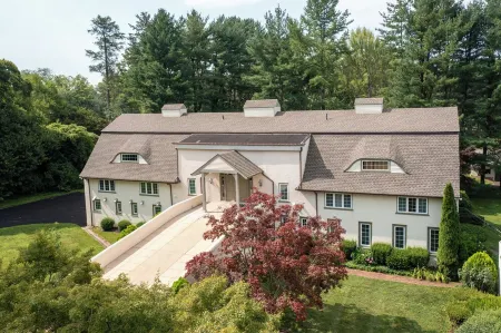Cozy Farmhouse in Greenville, DE