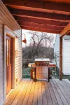 Designer Mountain Farmhouse ~ Hot Tub ~ Sunset Porch ~ Chef's Kitchen ~ Firepit