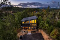 Book Now for Summer! Minutes to Dollywood and Pkwy. Newly Built with Great Views