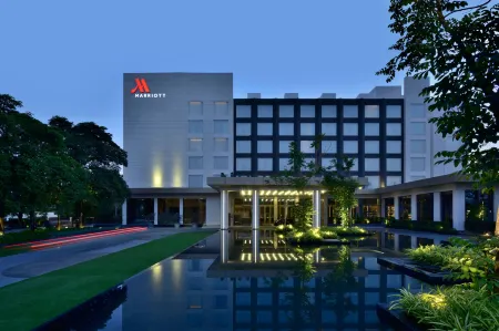 Indore Marriott Hotel Отели рядом с достопримечательностью «Сакет Гарден»