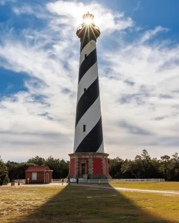 OCEAN VIEW BREEZE . SHORT WALK TO BEACH & RESTAURANT. PRIVATE & QUITE