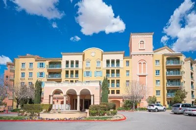 Pool-side 2 Bedroom Viera condo! Hotels in Lake Las Vegas