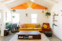 70s Vibes with Hot Tub & Pool! The Coyote House