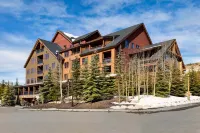 Spacious Top-Floor 3-Bed Springs Condo: 5 Minute Walk to Gondola and Restaurants