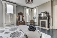 Three Pines Petersburg - Luxurious 10 Bedroom Home in Historic Petersburg Hotels in Menard County