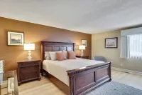 Traverse City/golf/skiing/hiking/winery/snowboard Maple Bay Natural Area附近的飯店