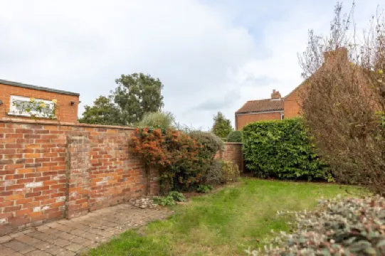 A Stunning Ground Floor Apartment Hotels in 