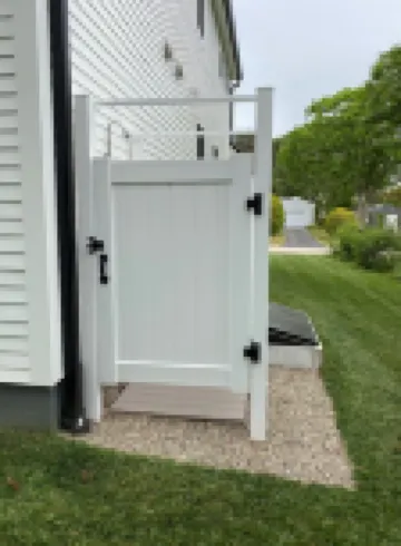 Modern Cape Cod home in vibrant beach community - steps to beach; pool access!! 이스트 팰머스 호텔