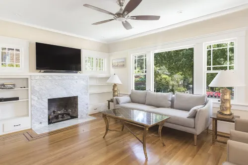 Centrally located Craftsman home - 4 ดาว