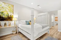 Bayside Retreat - 2250 sq ft Bay House w/dock, fire pit, & tons of amenities