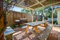 4-Bedroom Vacation Home Just 4 Minutes to Rockport Beach Park