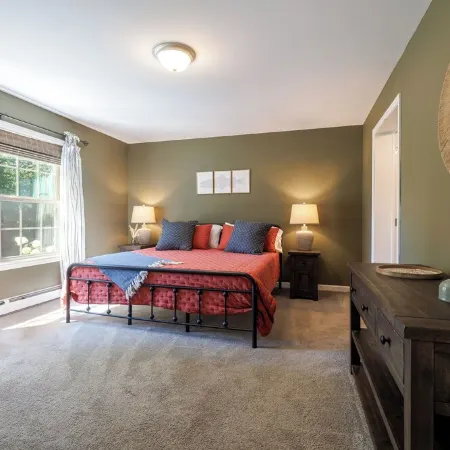 Beautiful lakefront home on Seal Cove next to Acadia National Park