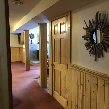 Comfortable apartment with spectacular mountain and ocean views.
