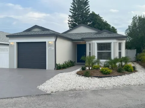 Winter Escape! Modern Heated Pool Home • Ping Pong • 5mi to Beach • 3mi to Img