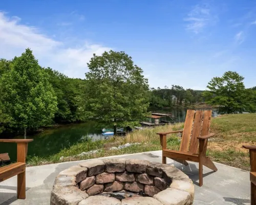 Curry Getaway on South Bay Lake Property Hotels in Walker County