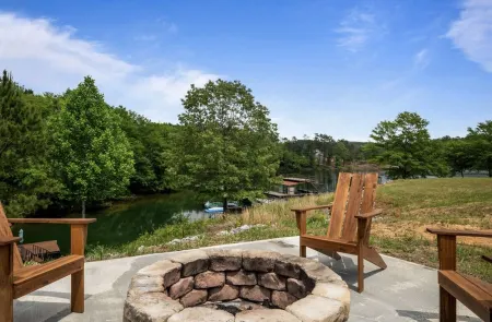 Curry Getaway on South Bay Lake Property