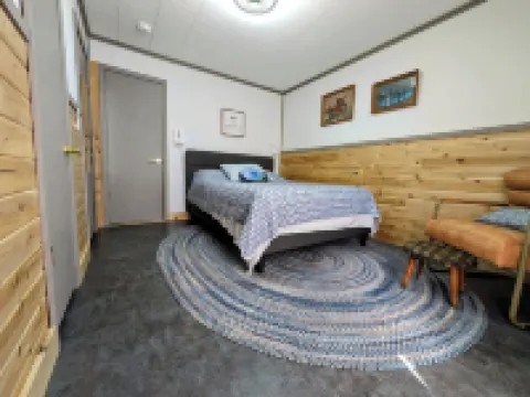 Lakefront Cottage: Amazing Mountain Views Directly on Lake Champlain Hotels in Alburgh