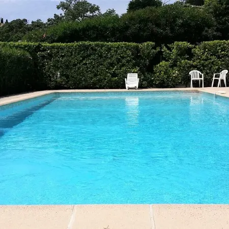 VILLA, 55 m2, BIOT, 4 / 6Pers, south-facing wooden terrace, swimming pool in private domain