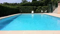 VILLA, 55 m2, BIOT, 4 / 6Pers, south-facing wooden terrace, swimming pool in private domain