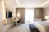 Tresor Le Palais Timisoara, Curio Collection by Hilton