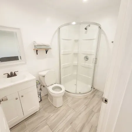 Cozy guest house close to Warner Brothers, Universal Studios, Burbank Airport