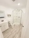 Cozy guest house close to Warner Brothers, Universal Studios, Burbank Airport