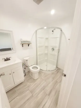 Cozy guest house close to Warner Brothers, Universal Studios, Burbank Airport Отели рядом с достопримечательностью «Gordon Biersch Brewery Restaurant»