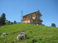 Comfortable large apartments, centrally located, surrounded by nature, friendly Hotels in Farchant