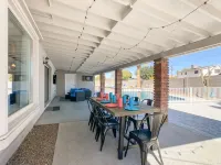 Relaxing Oasis! 5 bedroom 3 bath with Pool - 방갈로