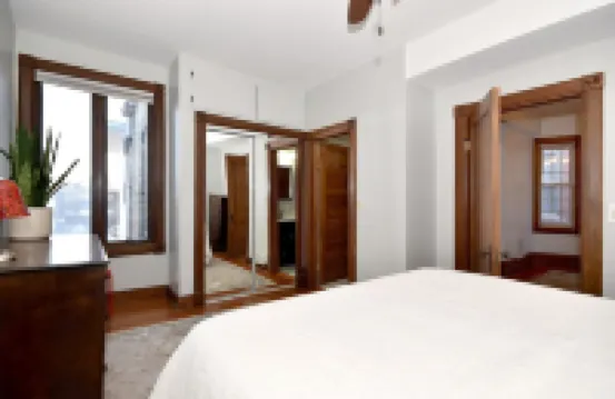 Walking Distance to everything... Hotels in Oak Park