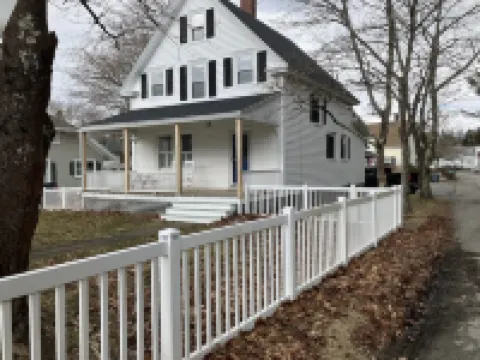 In town home in Northeast Harbor, in Acadia National Park, shopping, and more!