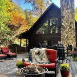 BUCK FALLS LOG CABIN, 5 bedroom Chalet RETREAT between Highlands and Franklin NC