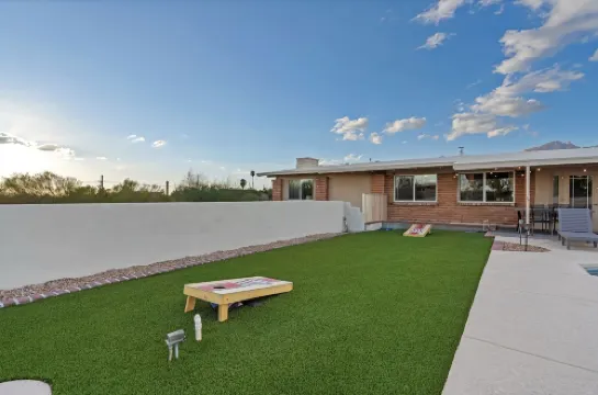 Catalina Foothills Family Friendly Stunning Views Heated Pool Spa Sleeps 16