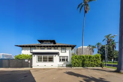 NEW 4 Bed, 4.5 Bath, 3 En-Suite, Across the Street From Balboa Park, Parking 巴爾博亞公園住宿飯店