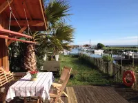 HUTS PORT GUJAN MESTRAS