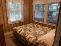 Charming Cedar Lakeside Cottage at Elbert's Resort