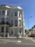 Regency Style Spacious Seaview Apartment. Sleeps up to 6!