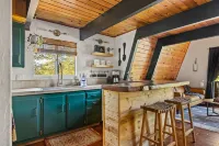 Mellow Mountain A-frame Hideaway with Hot Tub Hotels in Running Springs