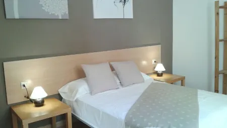 16 Comfortable Apartment In Town Отели рядом со станцией Железнодорожная станция Таррагона